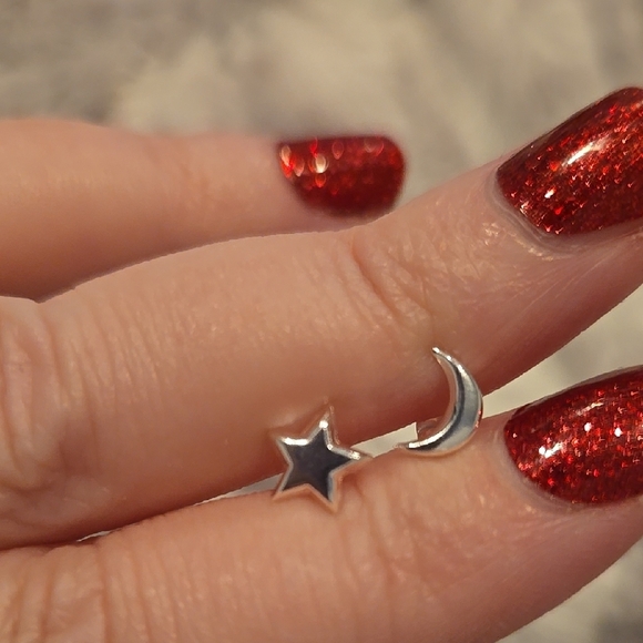 Sterling Silver Star and Moon Earrings Brand New In Box - Picture 1 of 1